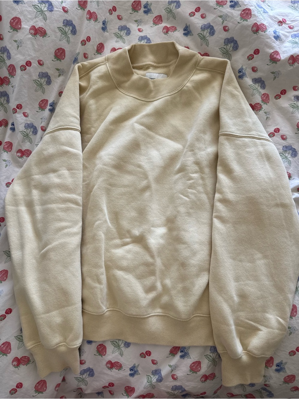 Abercrombie & Fitch yellow Crewneck/mokneck Sweatshirt